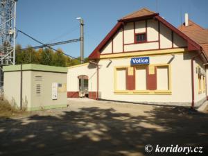 Votice - opravená výpravní budova bývalého nádraží z roku 1917